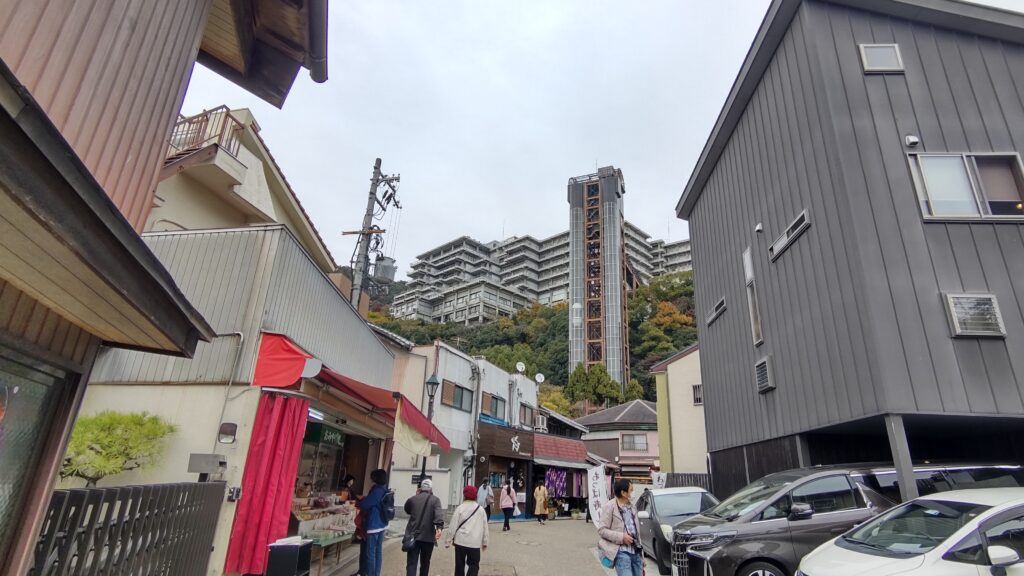 謎の建物