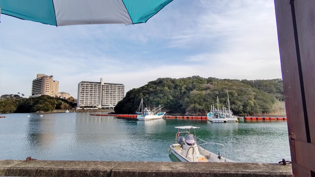 テラス席から見える海