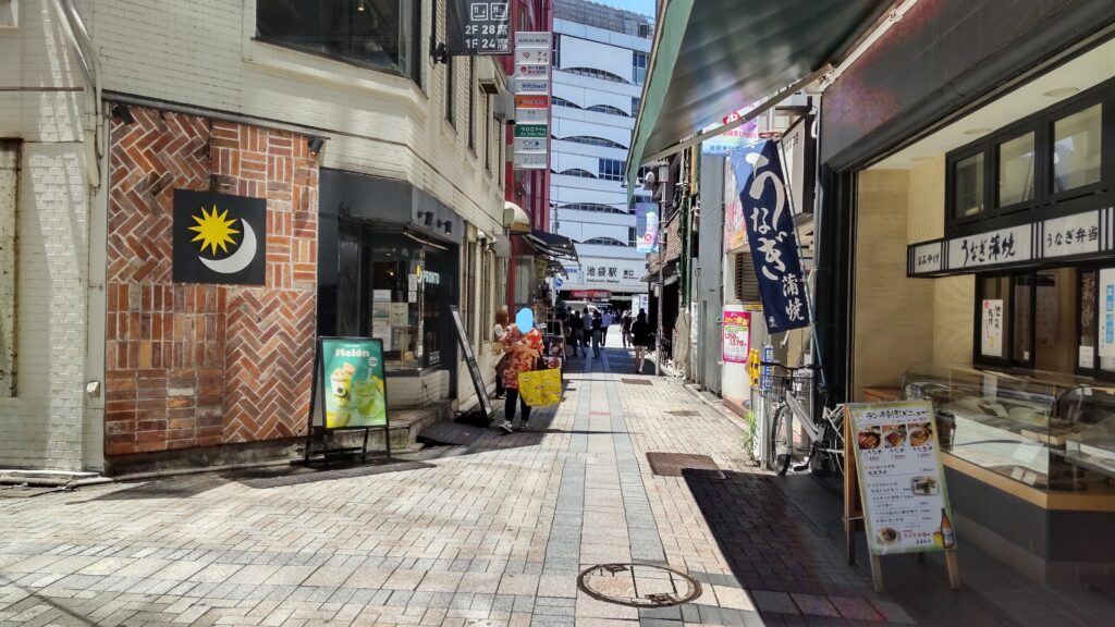 店前の路地