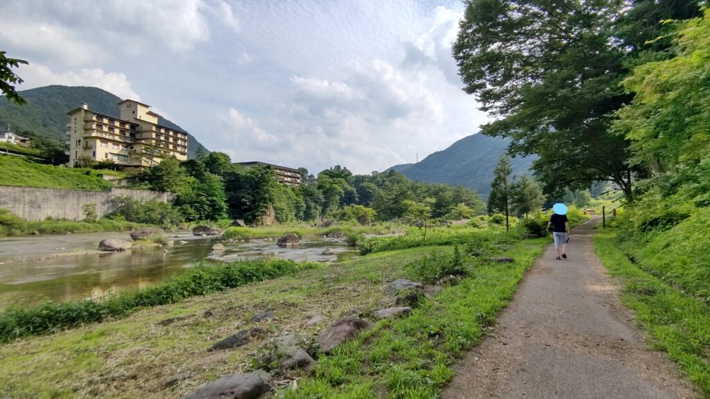 鬼怒川沿いの旅館