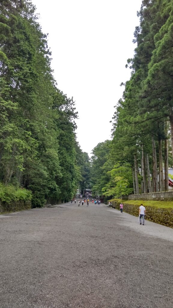 輪王寺から東照宮へ向かう道