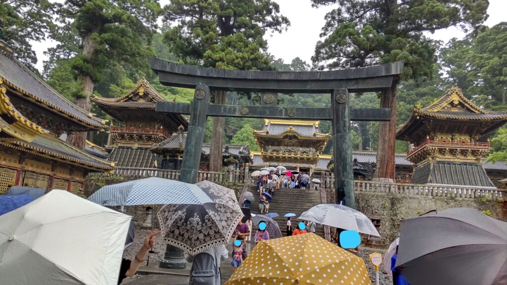 陽明門の鳥居