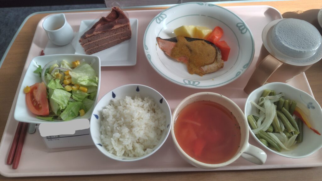 昼食鮭のムニエル